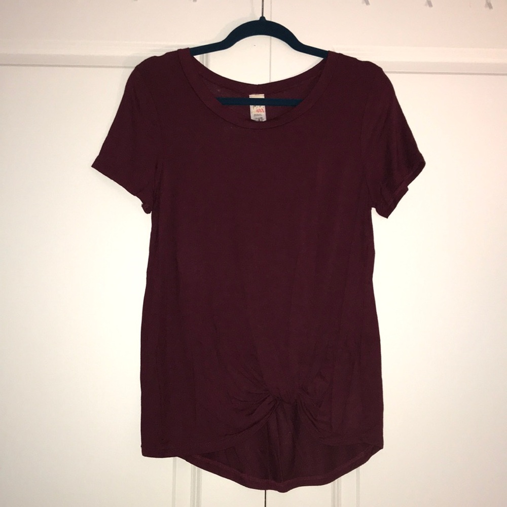 Short sleeve maroon knot top